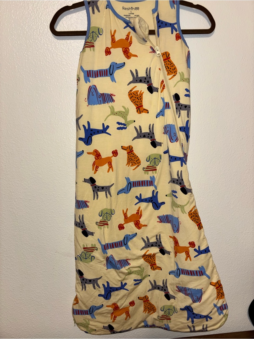 Reshinee Baby Sleep Sack in Cream with Colorful Dog Print NWOT - Picture 2 of 6